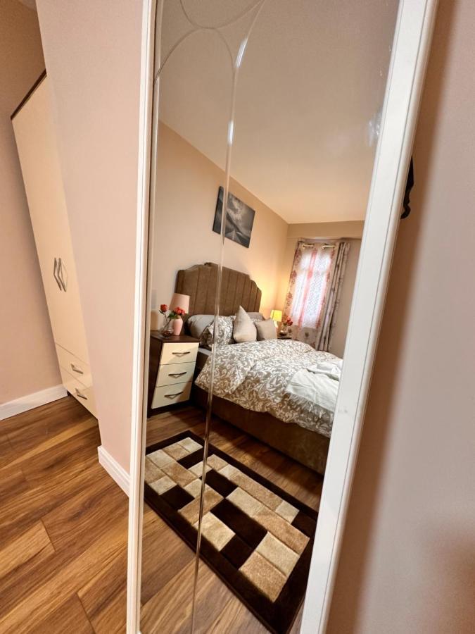 Canary Wharf Single Double And En-Suite Rooms ロンドン エクステリア 写真