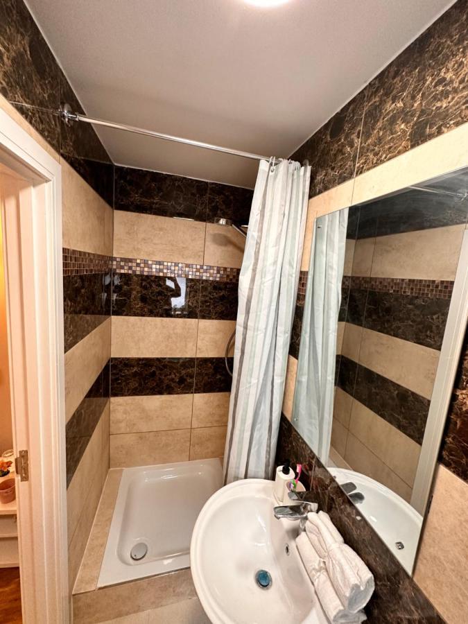 Canary Wharf Single Double And En-Suite Rooms ロンドン エクステリア 写真