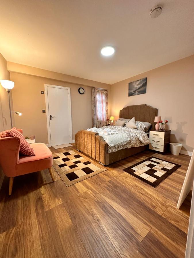 Canary Wharf Single Double And En-Suite Rooms ロンドン エクステリア 写真