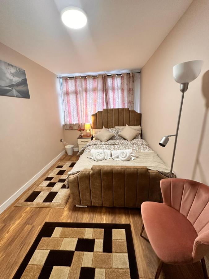 Canary Wharf Single Double And En-Suite Rooms ロンドン エクステリア 写真