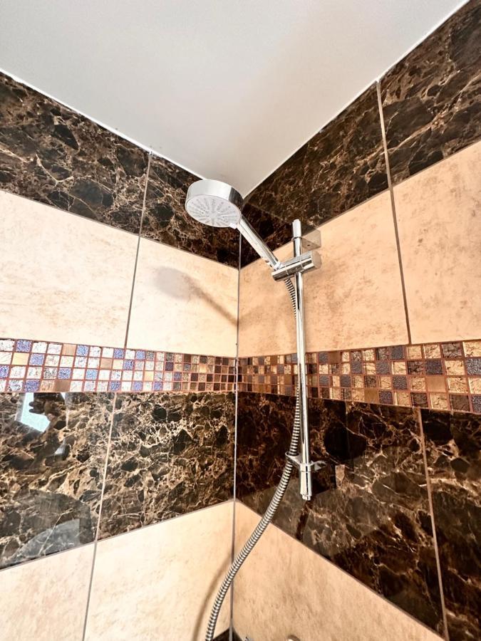 Canary Wharf Single Double And En-Suite Rooms ロンドン エクステリア 写真