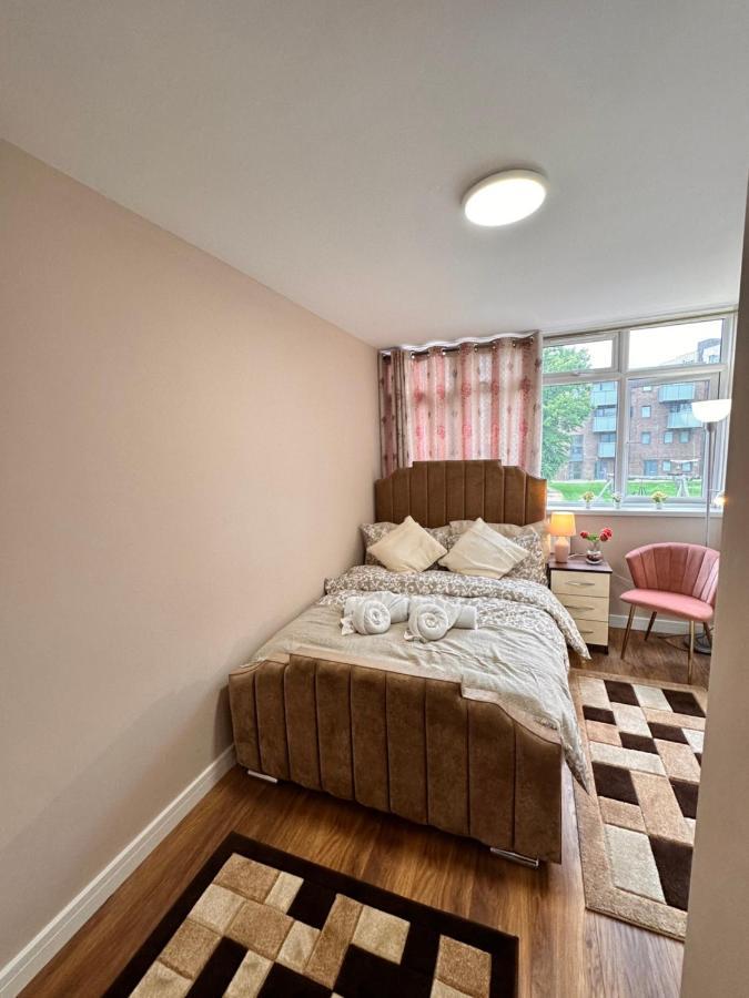 Canary Wharf Single Double And En-Suite Rooms ロンドン エクステリア 写真