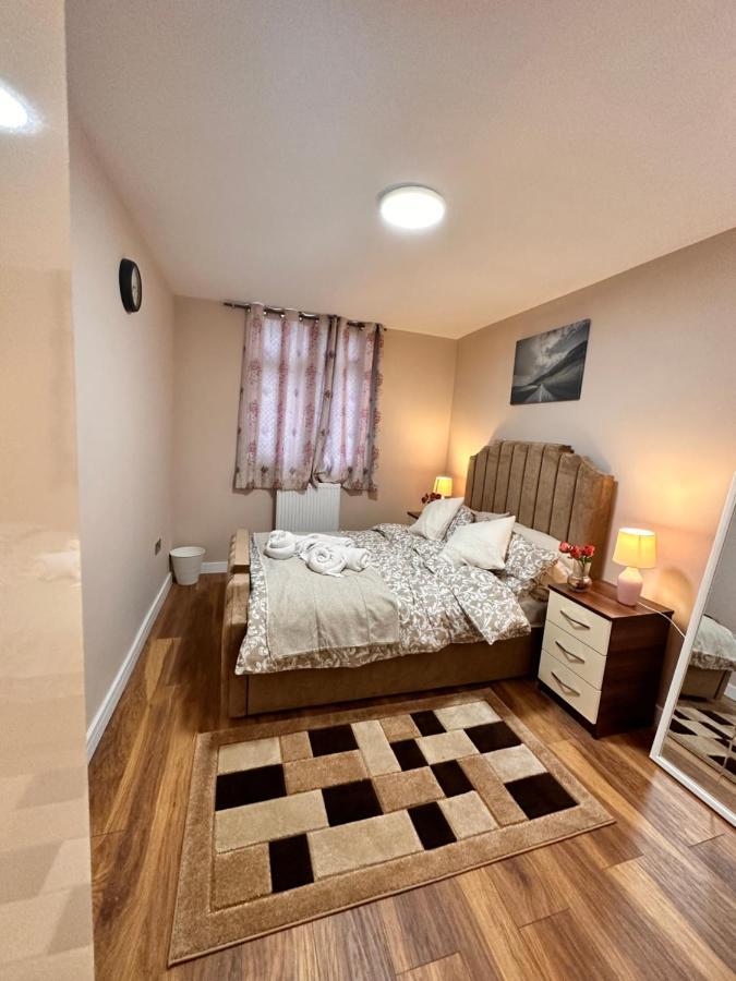 Canary Wharf Single Double And En-Suite Rooms ロンドン エクステリア 写真