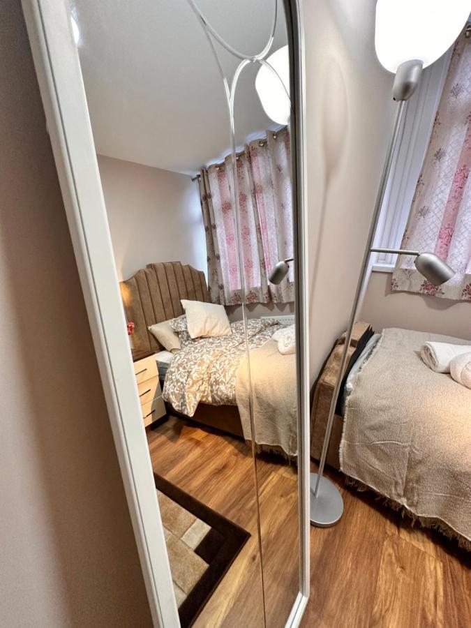 Canary Wharf Single Double And En-Suite Rooms ロンドン エクステリア 写真