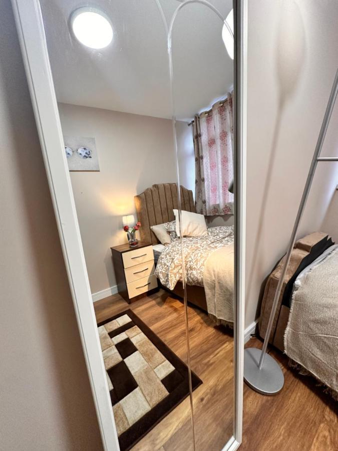 Canary Wharf Single Double And En-Suite Rooms ロンドン エクステリア 写真