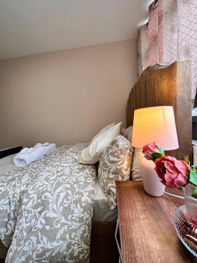 Canary Wharf Single Double And En-Suite Rooms ロンドン エクステリア 写真