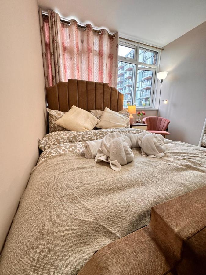 Canary Wharf Single Double And En-Suite Rooms ロンドン エクステリア 写真