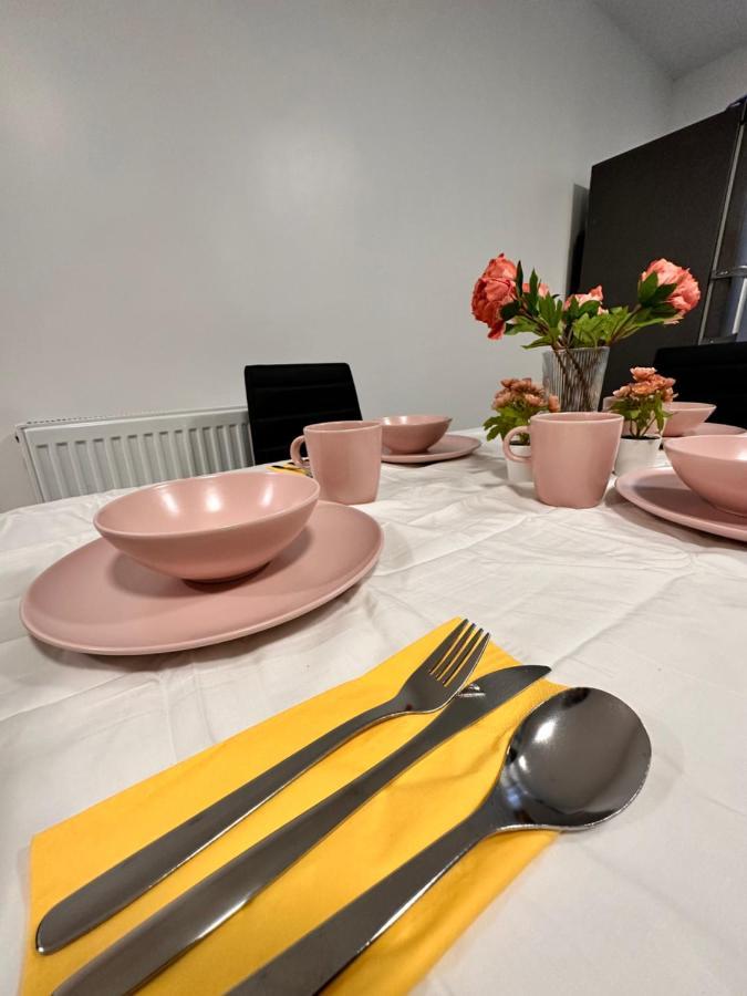 Canary Wharf Single Double And En-Suite Rooms ロンドン エクステリア 写真
