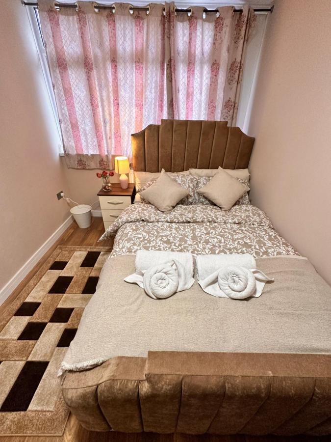 Canary Wharf Single Double And En-Suite Rooms ロンドン エクステリア 写真