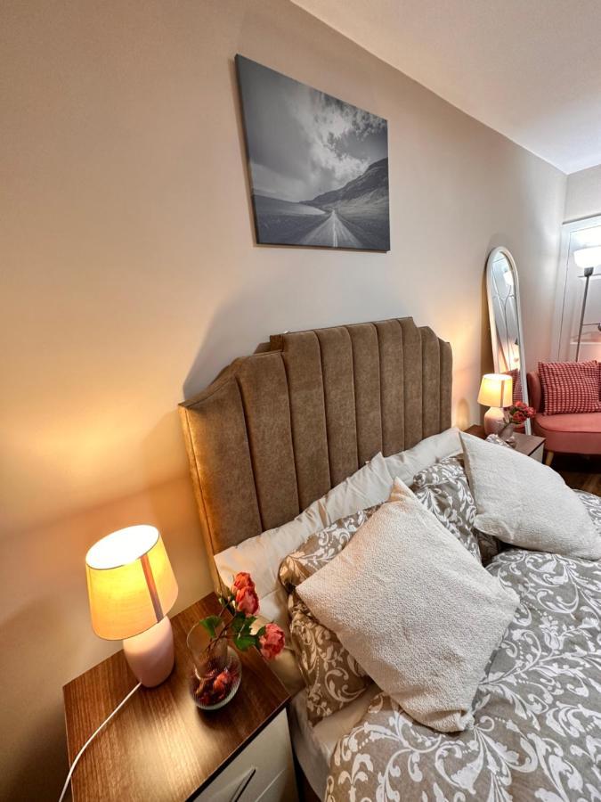 Canary Wharf Single Double And En-Suite Rooms ロンドン エクステリア 写真