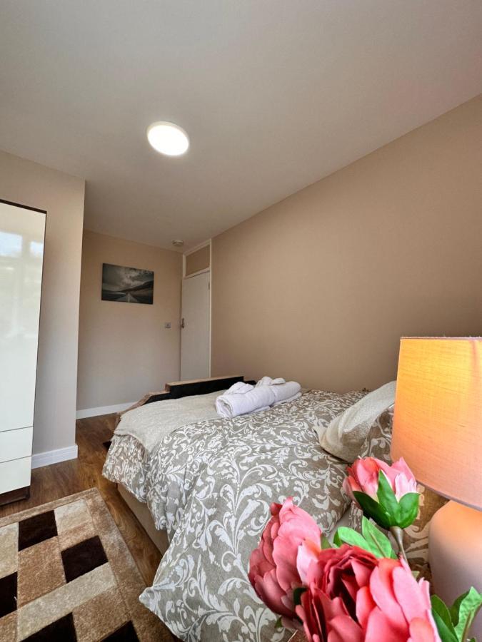 Canary Wharf Single Double And En-Suite Rooms ロンドン エクステリア 写真